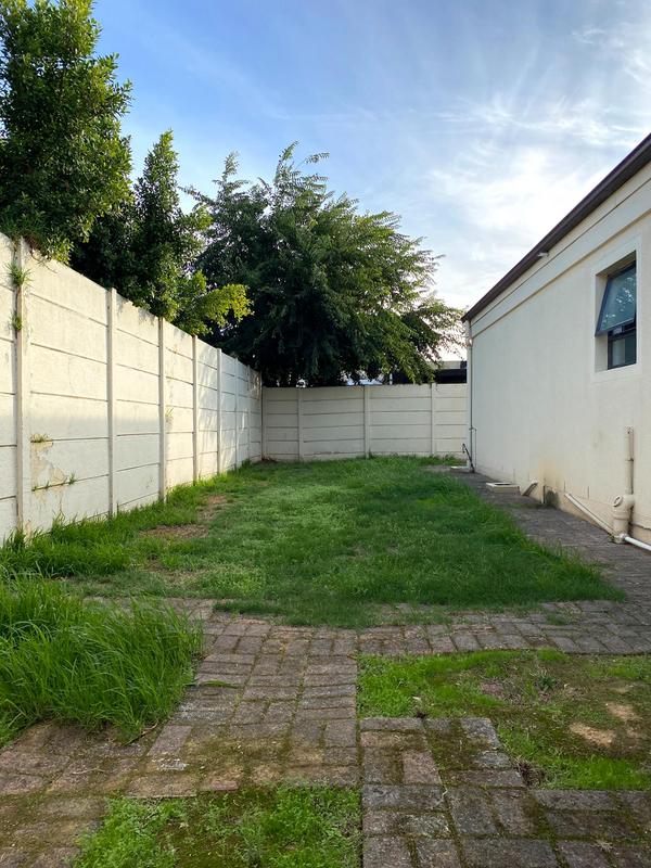2 Bedroom Property for Sale in Uitzicht Western Cape